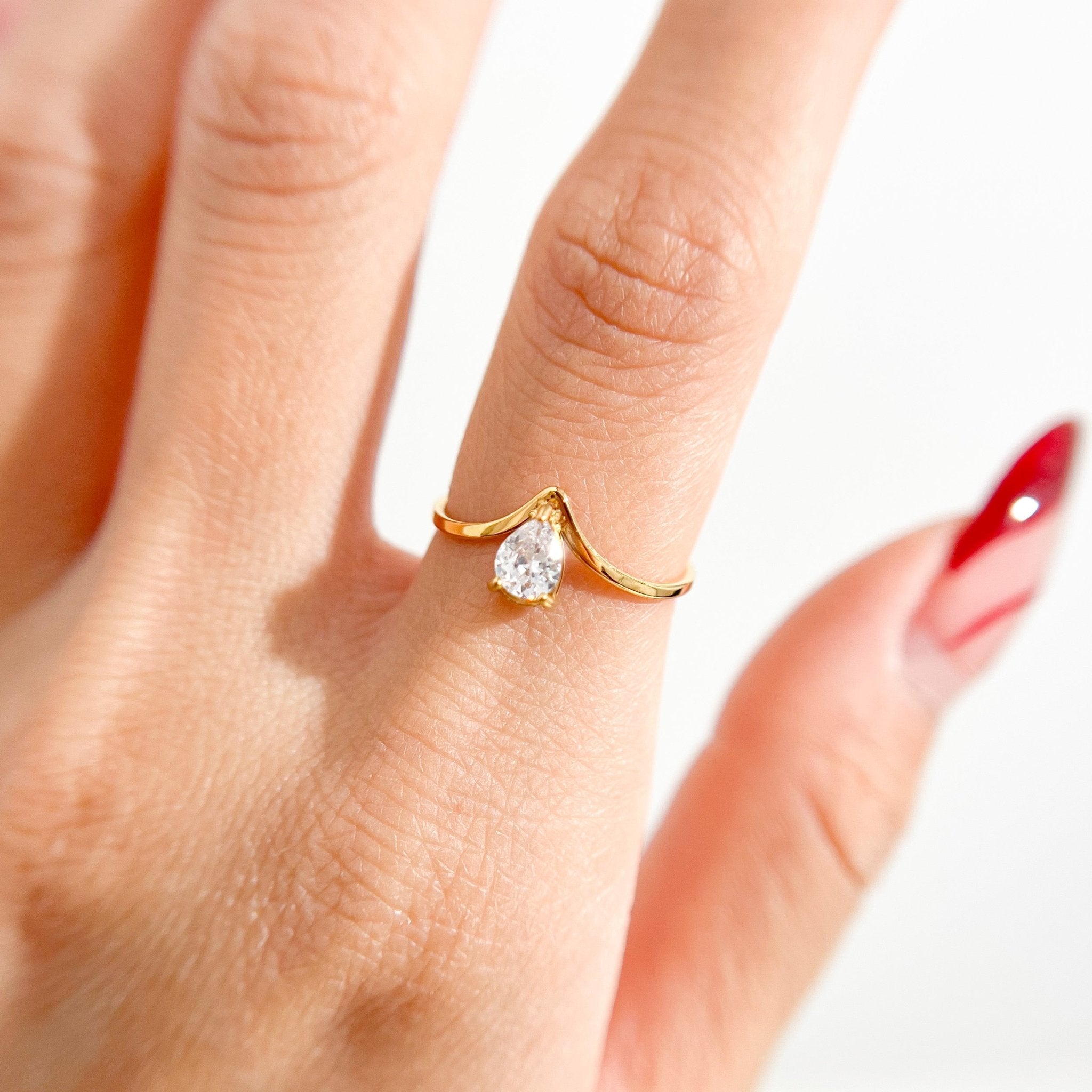 Tear Drop Gem Ring in Gold